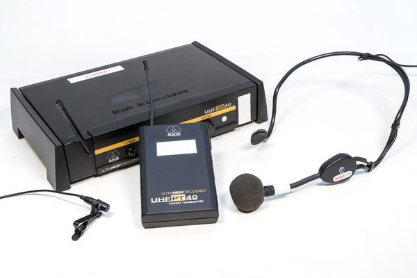 Kopf-Funk-Mikrofonset,  AKG Serie 40 (Wird bei Klick vergrößert)