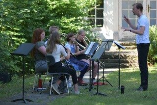 Das Konzert der Junior Bläser im Freien (Wird bei Klick vergrößert)