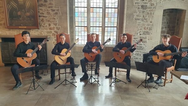 Gitarrenensemble (Wird bei Klick vergrößert)