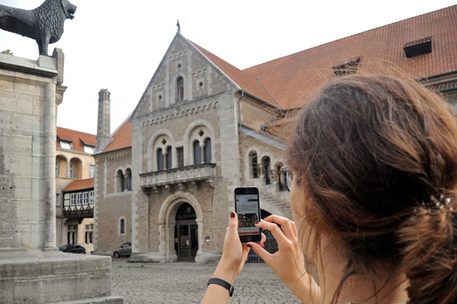 Mit der App "Entdecke Braunschweig" den Burgplatz erkunden.