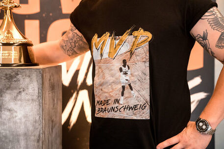 MVP T-Shirt Dennis Schröder