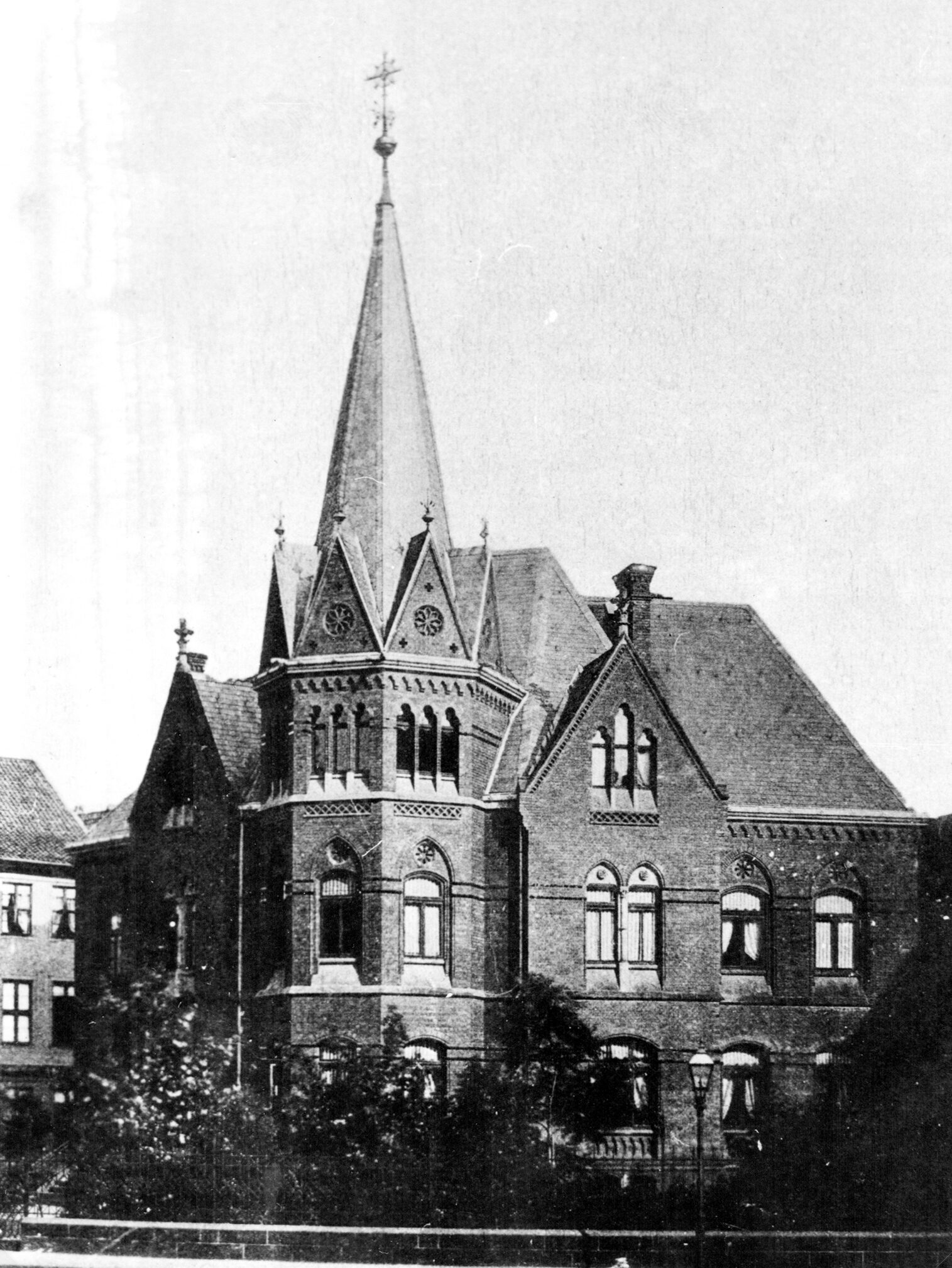 Platz der Deutschen Einheit - Dompfarrhaus (Wird bei Klick vergrößert)