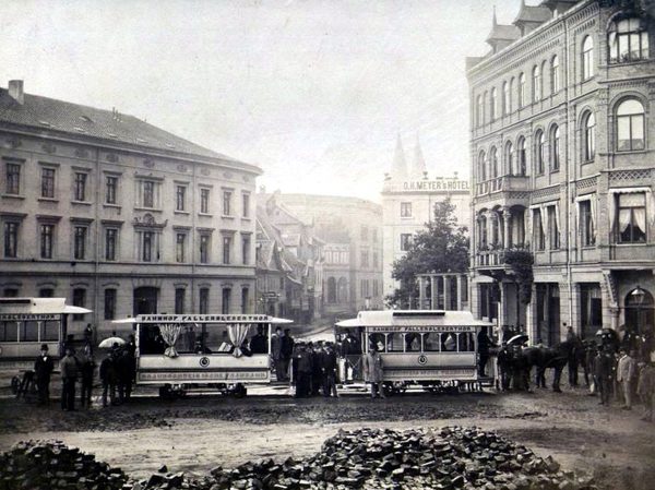 Friedrich-Wilhelm-Platz, Pferdebahn, 1879 (Wird bei Klick vergrößert)