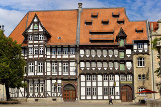 Von Veltheimsches Haus (links) und Huneborstelsches Haus (rechts)