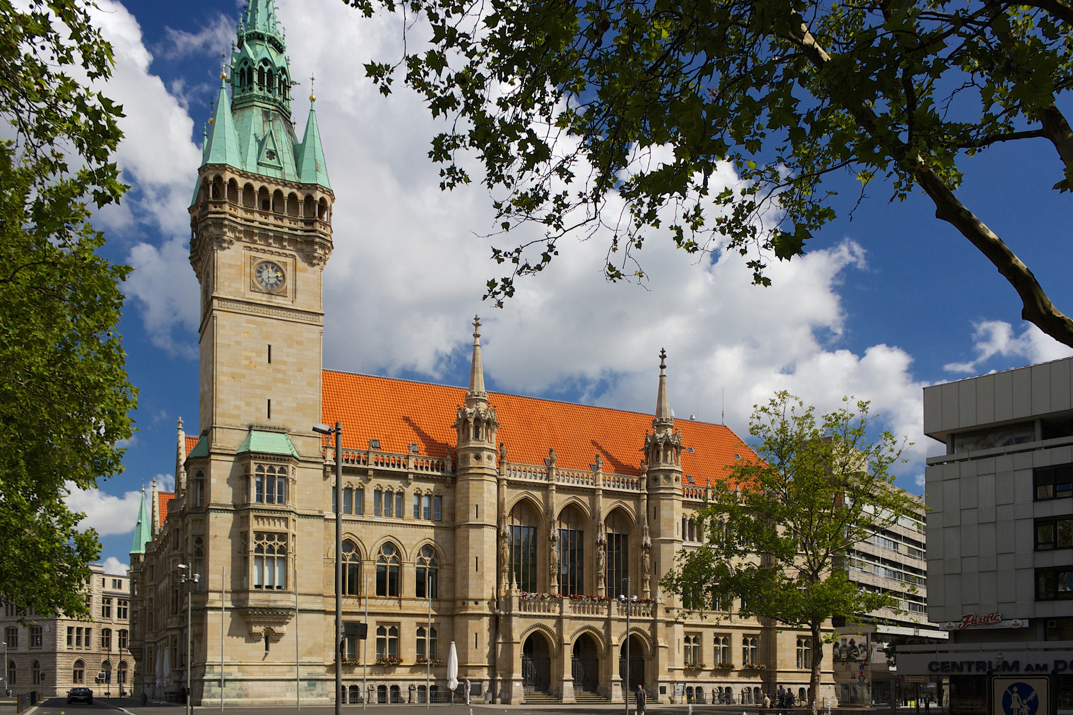 Rathaus - Altbau (Zoom on click)