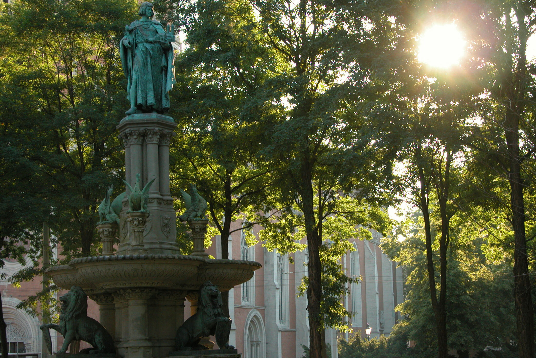 Heinrichsbrunnen (Wird bei Klick vergrößert)