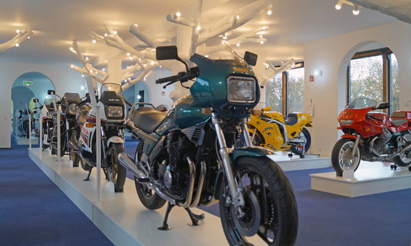 Motorradmuseum im Glockenpalast (Wird bei Klick vergrößert)