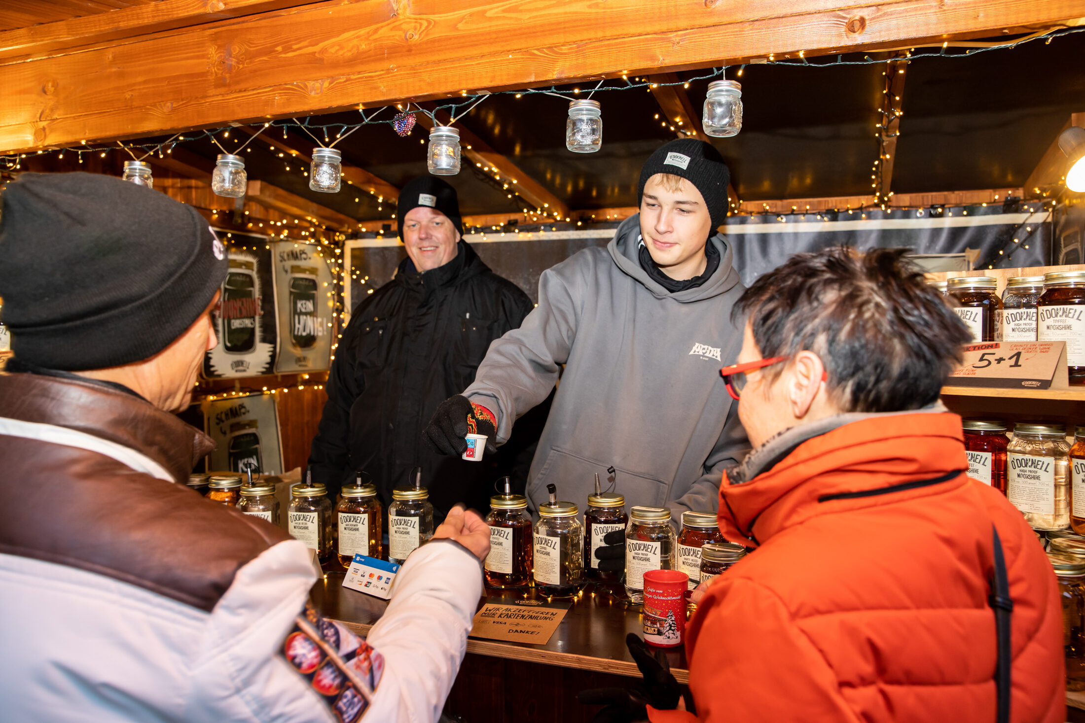 Christmas market booth with liquors (Zoom on click)