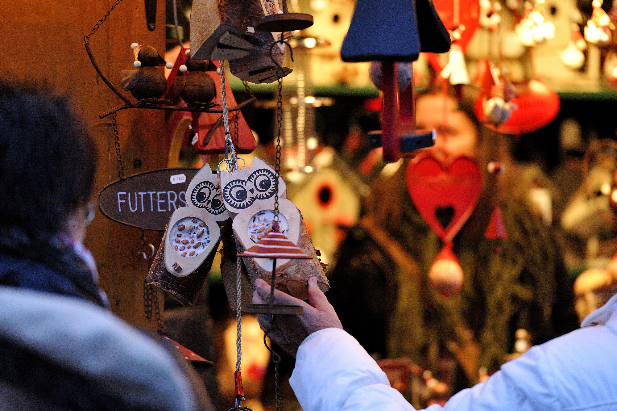 A booth at the Christmas market with inspiration for the backyard (Zoom on click)