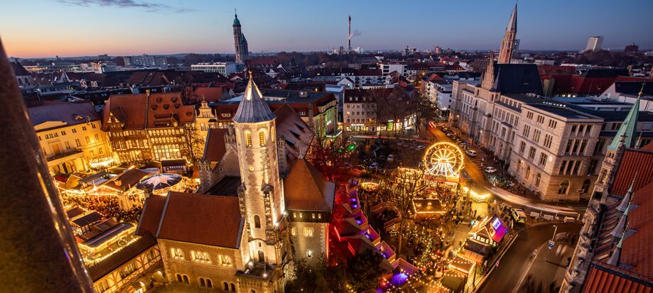 Weihnachtsmarkt Ansicht zum Dom