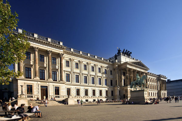 Schlossplatz Braunschweig (Wird bei Klick vergrößert)