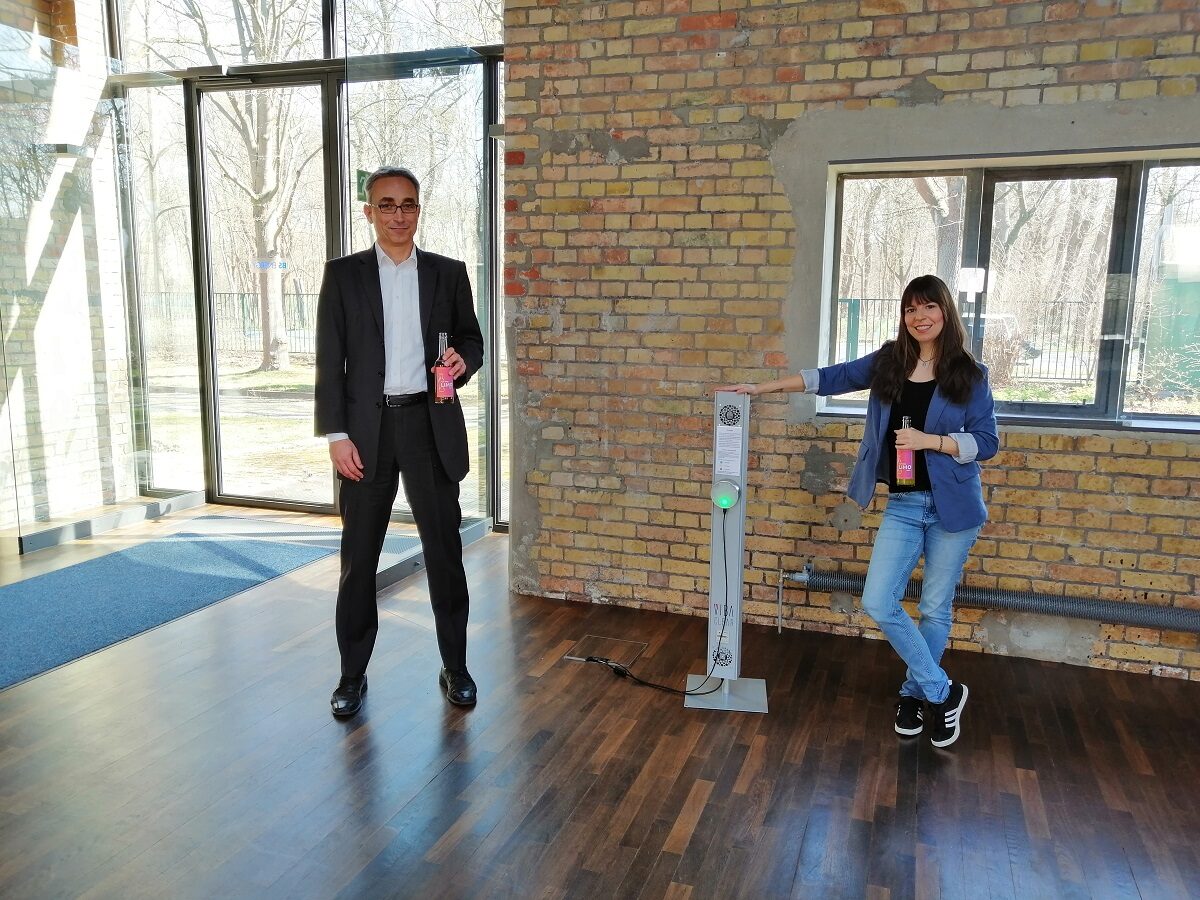 Auch im Wasserwerk gibt es ein IoT-Anwendungsbeispiel basierend auf dem Funkstandard LoRaWan: Die CO2-Ampel misst den CO2-Gehalt in der Luft von Innenräumen. Beim Videodreh war alles im grünen Bereich. (Wird bei Klick vergrößert)
