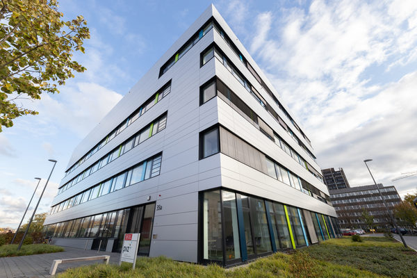 Das Zentrum für Pharmaverfahrenstechnik befindet sich im Bereich des Campus Ost zwischen Langer Kamp und Franz-Liszt-Straße.