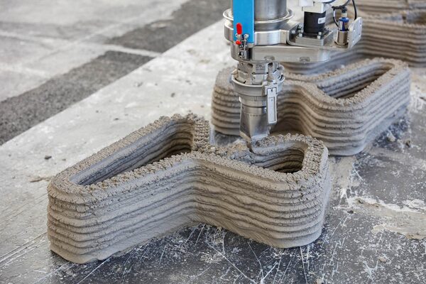 Der 3D-Betrondrucker druckt Bauelemente (Wird bei Klick vergrößert)