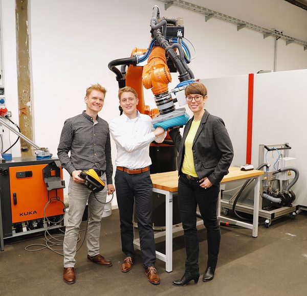 Dr. Christian Löchte, Holger Kunz und Kirsten Büchler sind seit der Ausgründung der Formhand Automation GmbH, im Januar 2017, als geschäftsführende Gesellschafter tätig. (Wird bei Klick vergrößert)