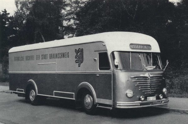 Der Bücherbus 1957 (Wird bei Klick vergrößert)