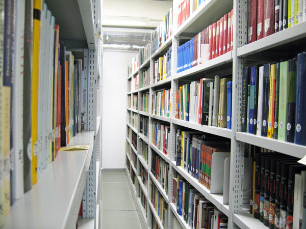 Blick in das Bücher-Magazin (Wird bei Klick vergrößert)