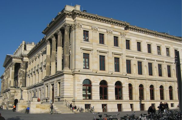 Stadtbibliothek Braunschweig - Außenansicht (Wird bei Klick vergrößert)