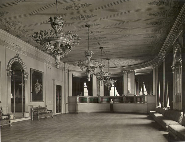 Historische Aufnahme des Weißen Saals im Residenzschloss Braunschweig (Wird bei Klick vergrößert)