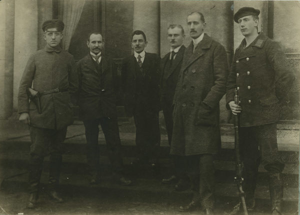 Delegation des Arbeiter- und Soldatenrates, die den Herzog am 08.11.1918 zur Abdankung zwang. (Wird bei Klick vergrößert)