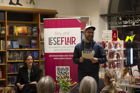Lesung auf dem Leseflair Festival im Holzbücherwurm