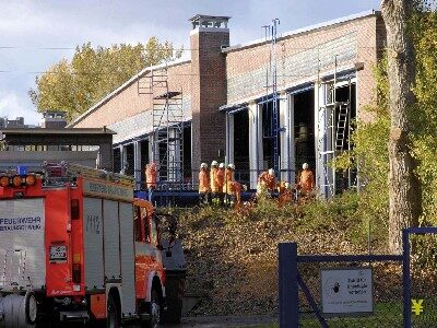 Aufräum- und Ermittlungsarbeiten an der Unfallstelle (Wird bei Klick vergrößert)