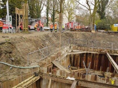 Übung an der Tunnelbaustelle des Hochwasserschutzsystems (Wird bei Klick vergrößert)