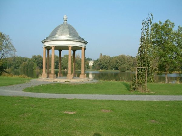 Tempel im Richmond Park (Wird bei Klick vergrößert)