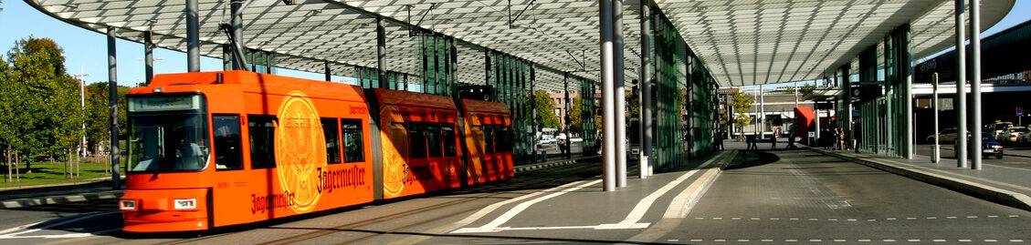 Straßenbahn- und Busterminal am Hauptbahnhof