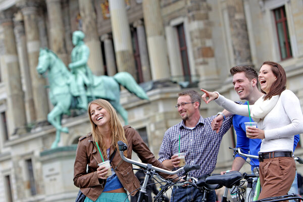 Vor dem Residenzschloss (Wird bei Klick vergrößert)