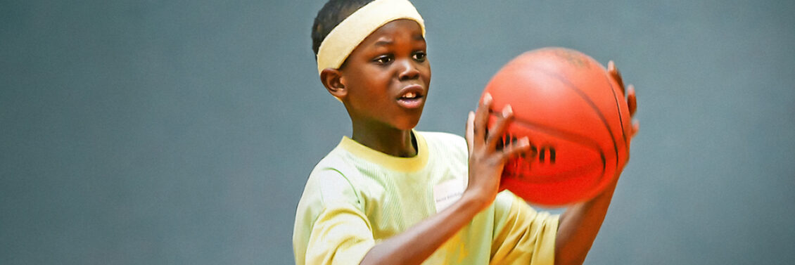 Dennis Schröder als Kind