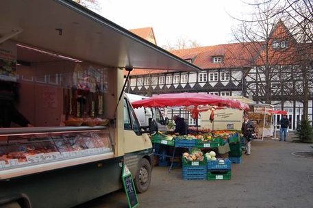 Wochenmarkt Magnikirchplatz im Herbst