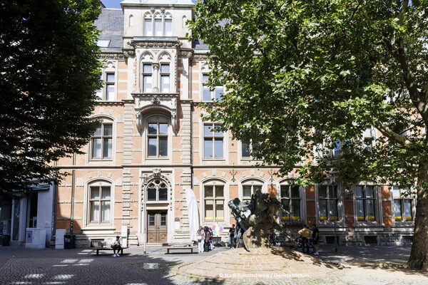 Jugendbüro (Wird bei Klick vergrößert)