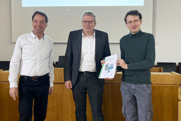 Übergabe Projektbericht an Herrn Leuer