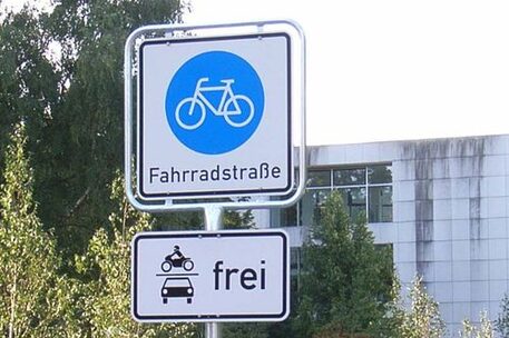 Pockelsstraße/Ring: Beginn der Fahrradstraße