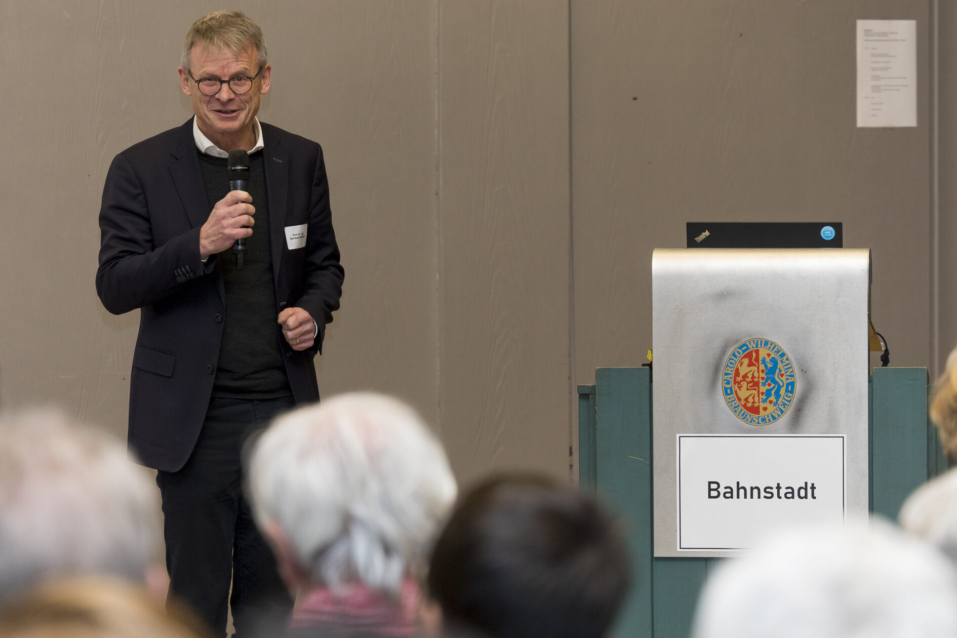 Herr Prof. Dr. Ing. Friedrich während seines Grußwortes zur Veranstaltung der Ideenwerkstatt (Wird bei Klick vergrößert)