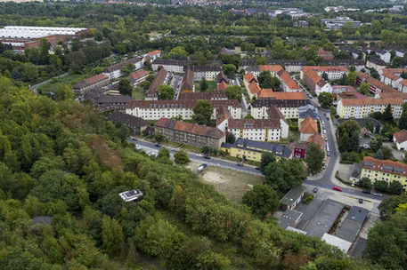 Foto aus Drohnenüberflug der Wohnbebauung im Bereich Bebelhof