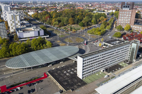 Foto aus Drohnenüberflug des Hauptbahnhof-Vorplatzes