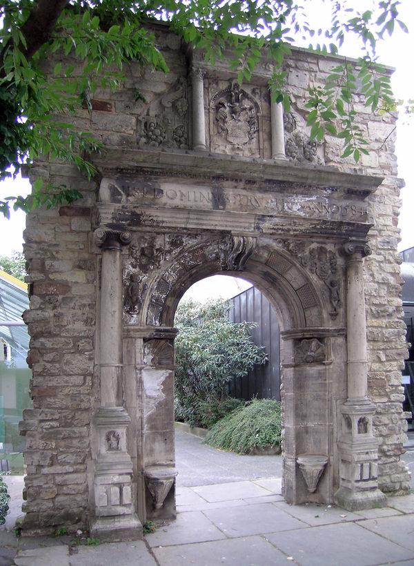 Renaissance-Portal Gördelinger Straße (Wird bei Klick vergrößert)