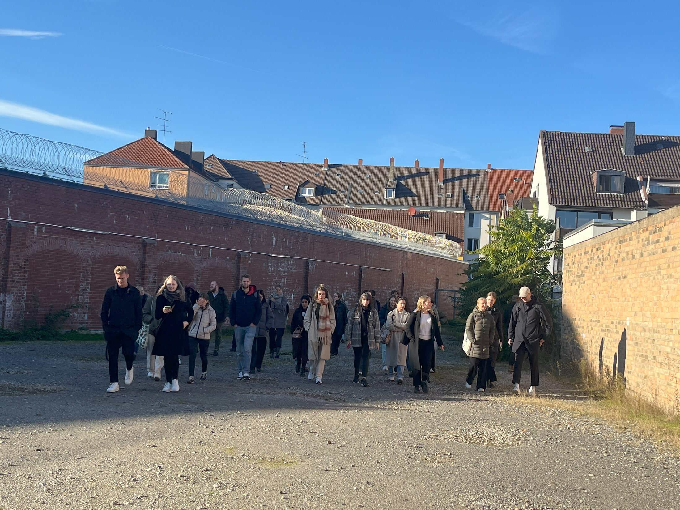 Die Studierenden bei der Ortsbesichtigung, 2024 (Wird bei Klick vergrößert)