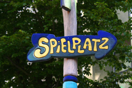 Spielplatzschild