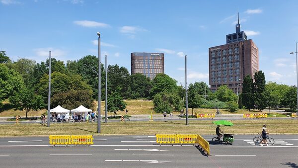 Darstellung der Gebäude mit Barken auf der Kurt-Schumacher -Straße (Wird bei Klick vergrößert)