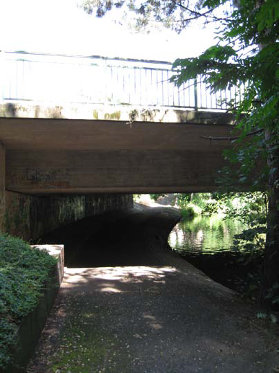 Fußweg unter der Kurt-Schumacher-Straße (Wird bei Klick vergrößert)