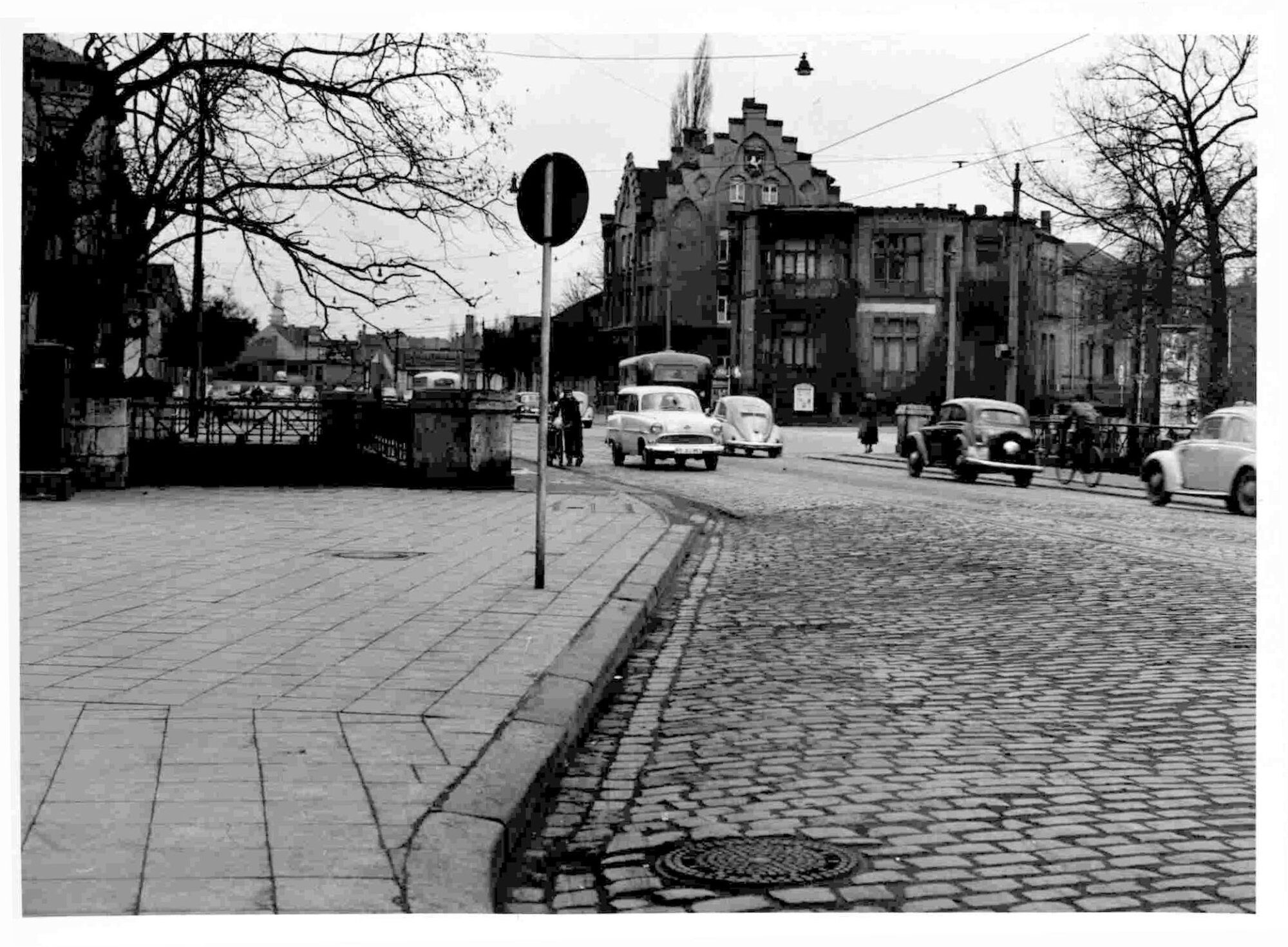 Augusttorbrücke, Südansicht, um 1955 (Wird bei Klick vergrößert)