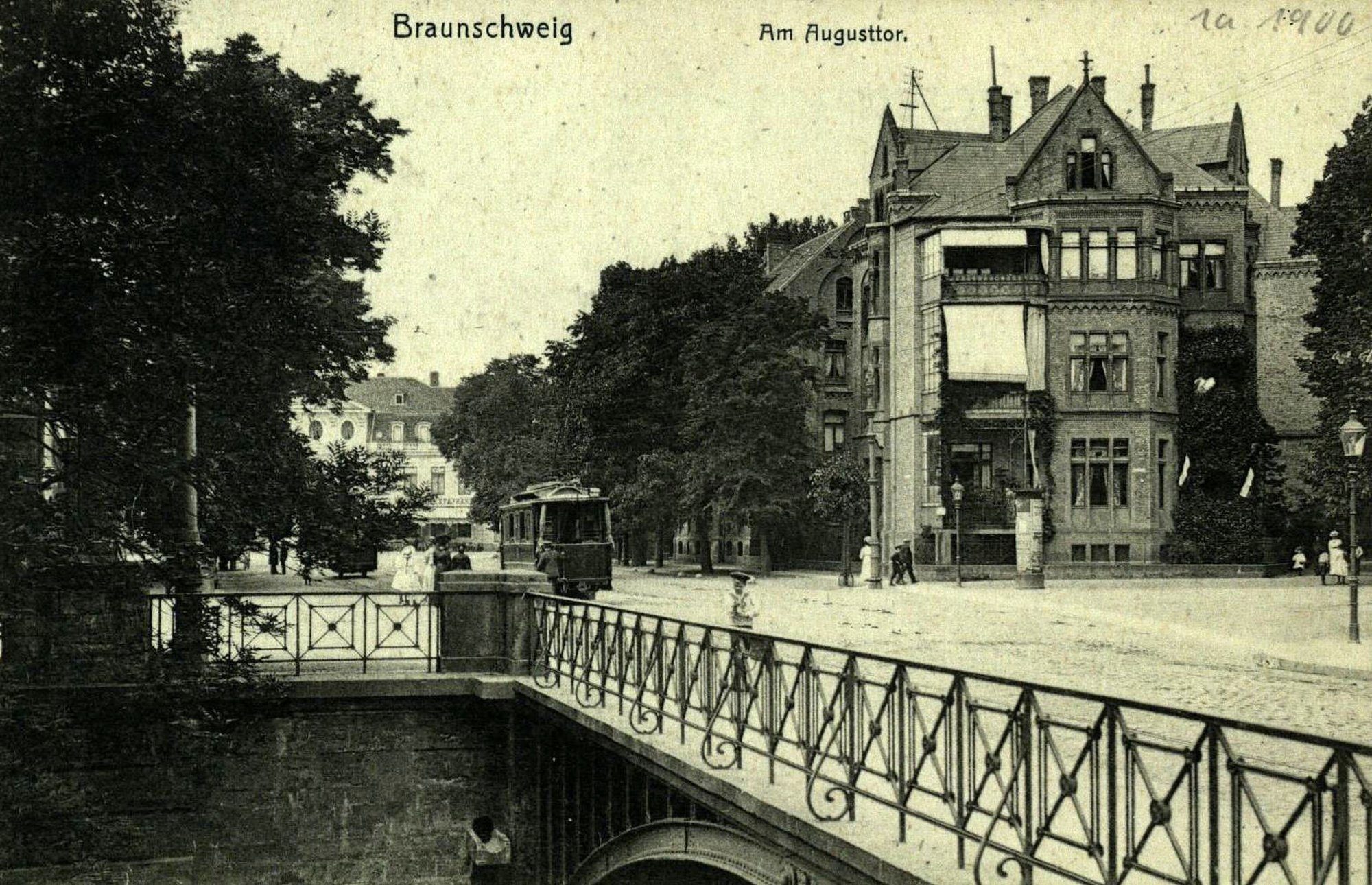 Augusttorbrücke, Südwestansicht, um 1900 (Wird bei Klick vergrößert)