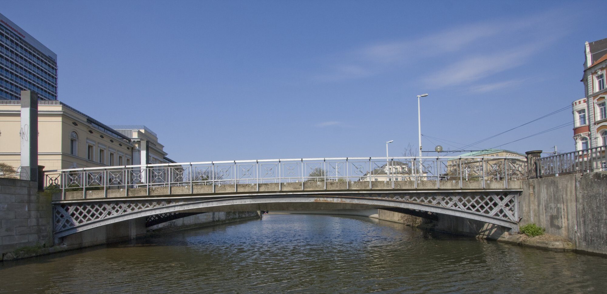 Bahnhofsbrücke (Ost), Ostansicht, 2010 (Wird bei Klick vergrößert)