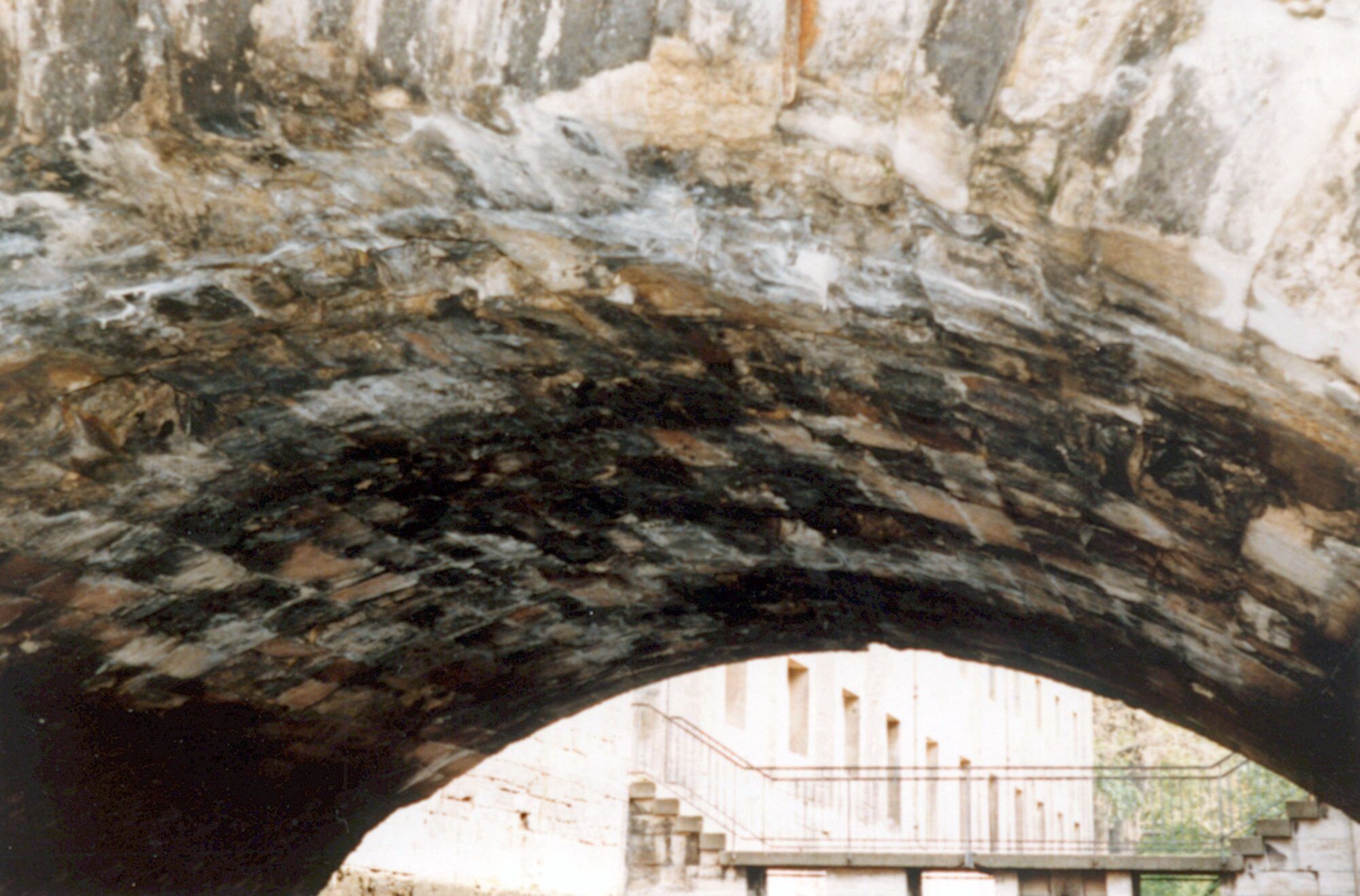 Brücke Neustadtmühle, Untersicht Brückenbogen, 1982 (Wird bei Klick vergrößert)