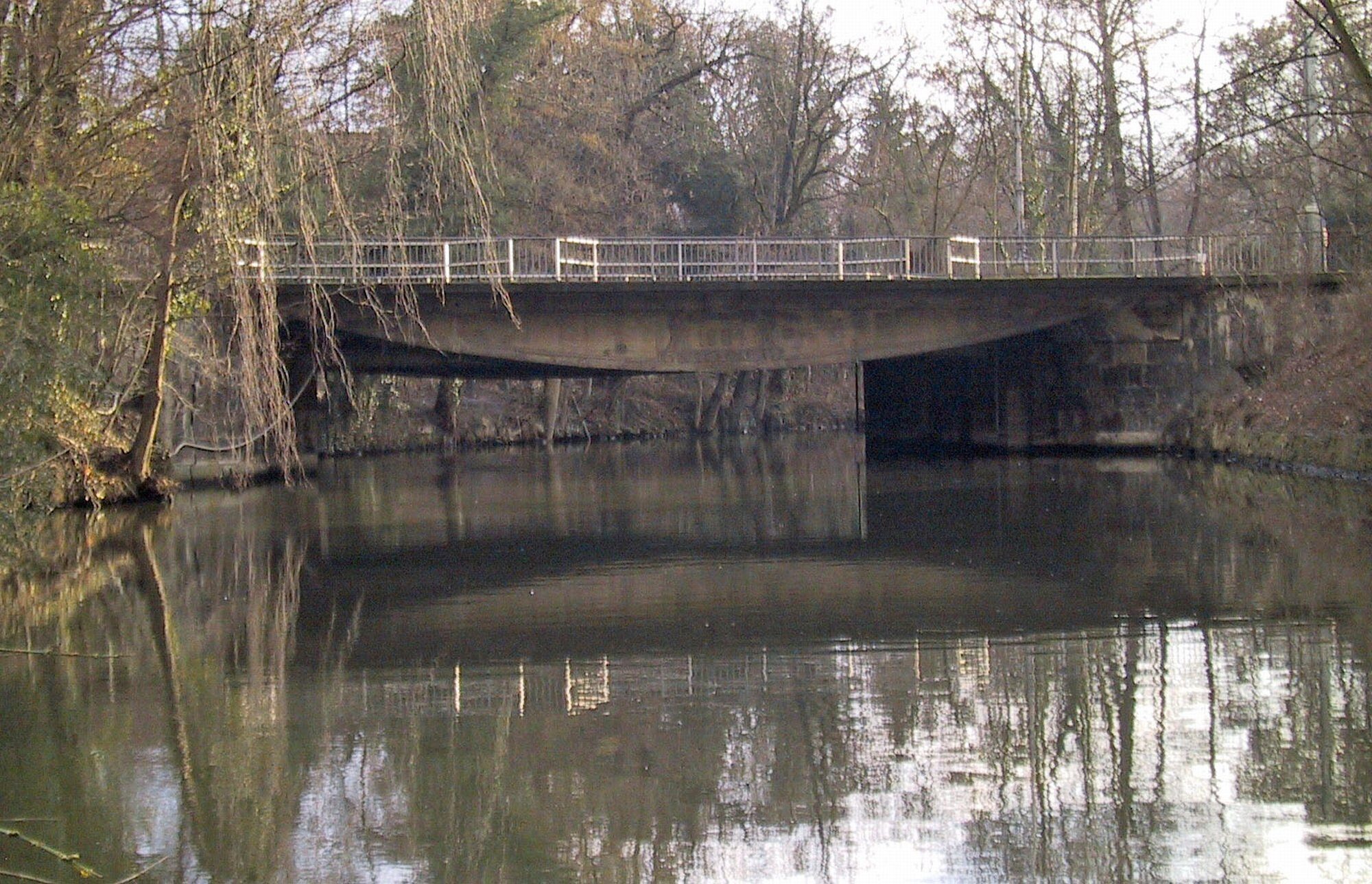 Fallerslebertorbrücke, Nordansicht, vor 2008 (Wird bei Klick vergrößert)