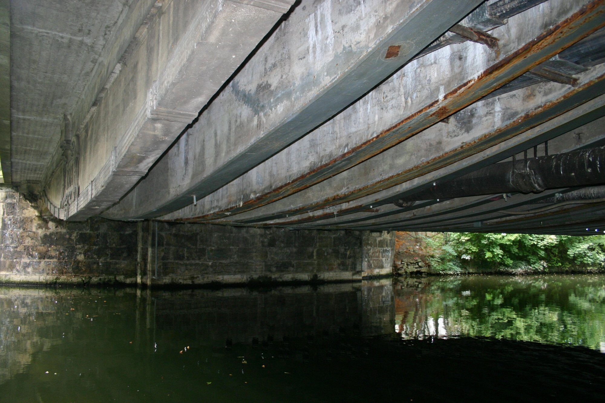 Fallerslebertorbrücke, Untersicht, 2010 (Wird bei Klick vergrößert)