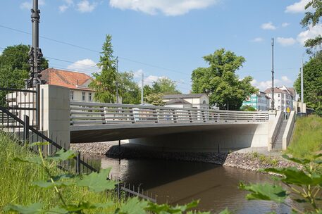 Fallerslebertorbrücke, Südansicht, 2013